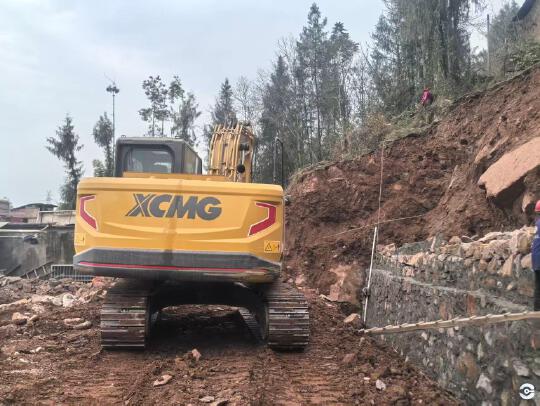 徐工XE135G履带式挖掘机