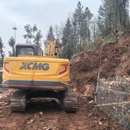 徐工XE135G履带式挖掘机