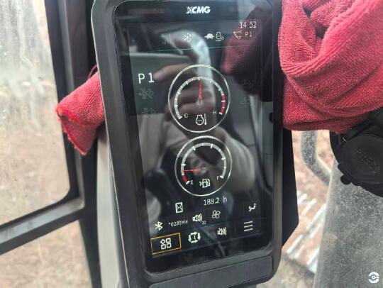 徐工XE135G履带式挖掘机