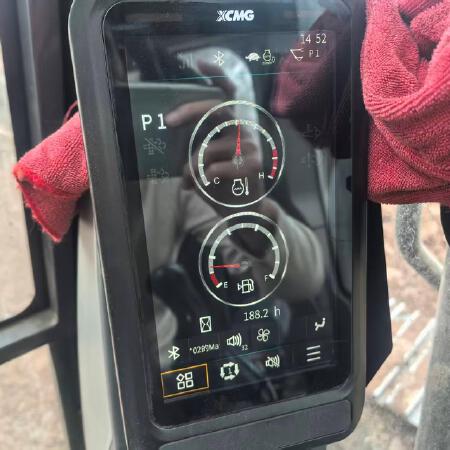 徐工XE135G履带式挖掘机