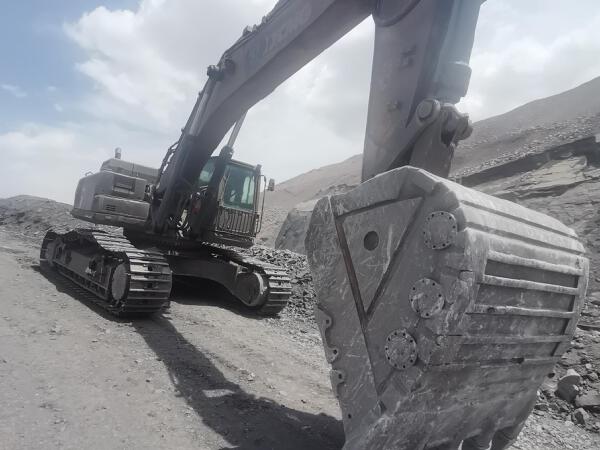 徐工XE500DK履带式挖掘机