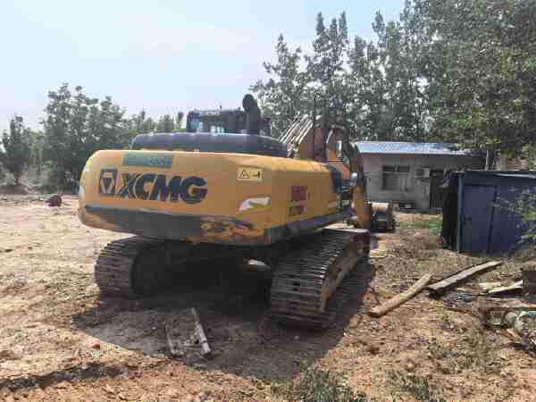 徐工XE270DK履带式挖掘机
