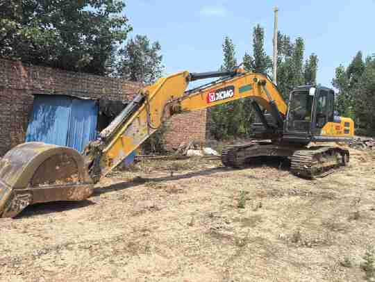 徐工XE270DK履带式挖掘机