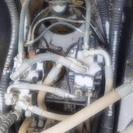 徐工XE600DKMAX履带式挖掘机