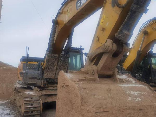 徐工XE600DKMAX履带式挖掘机