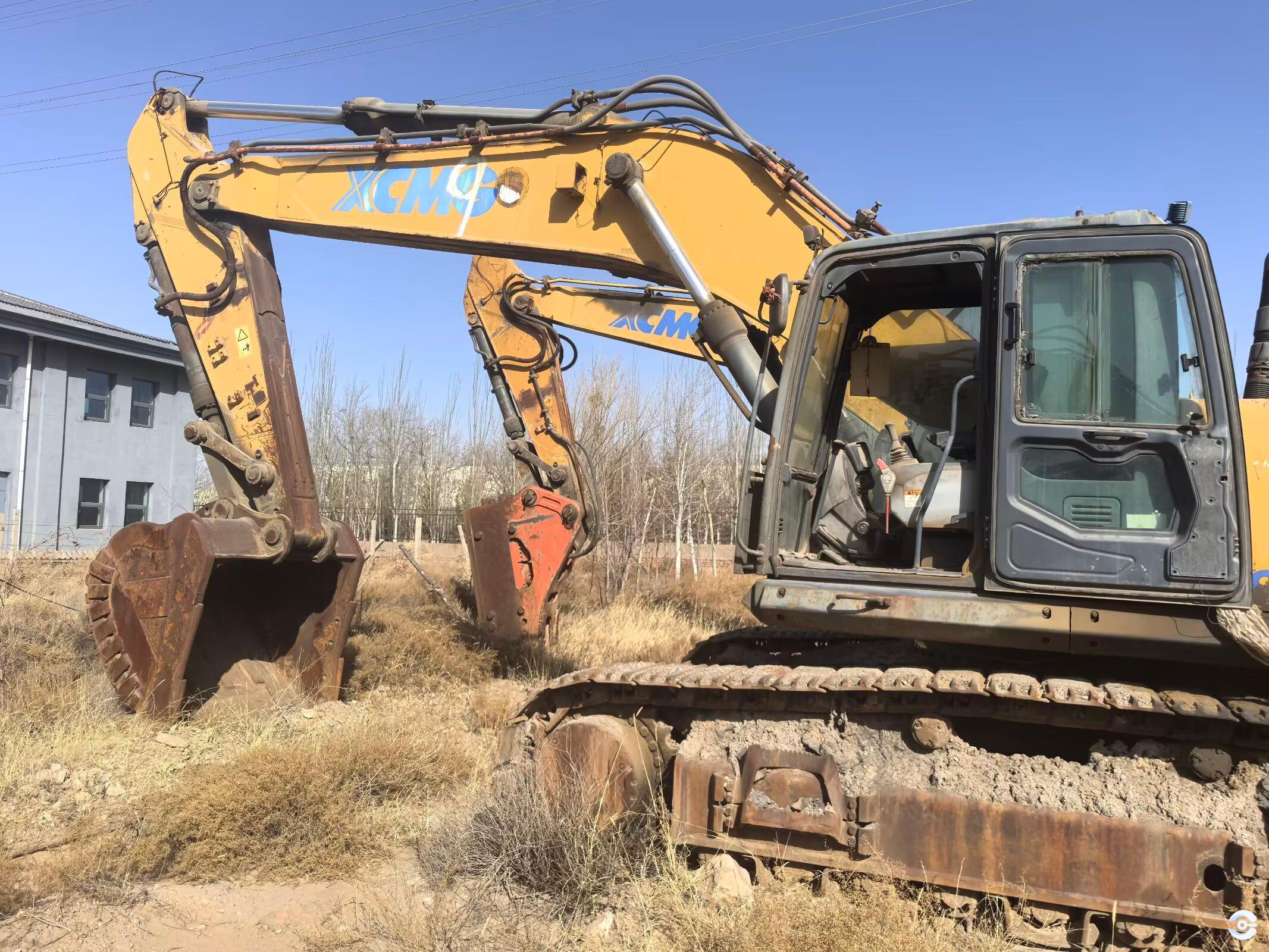 徐工XE470D履带式挖掘机