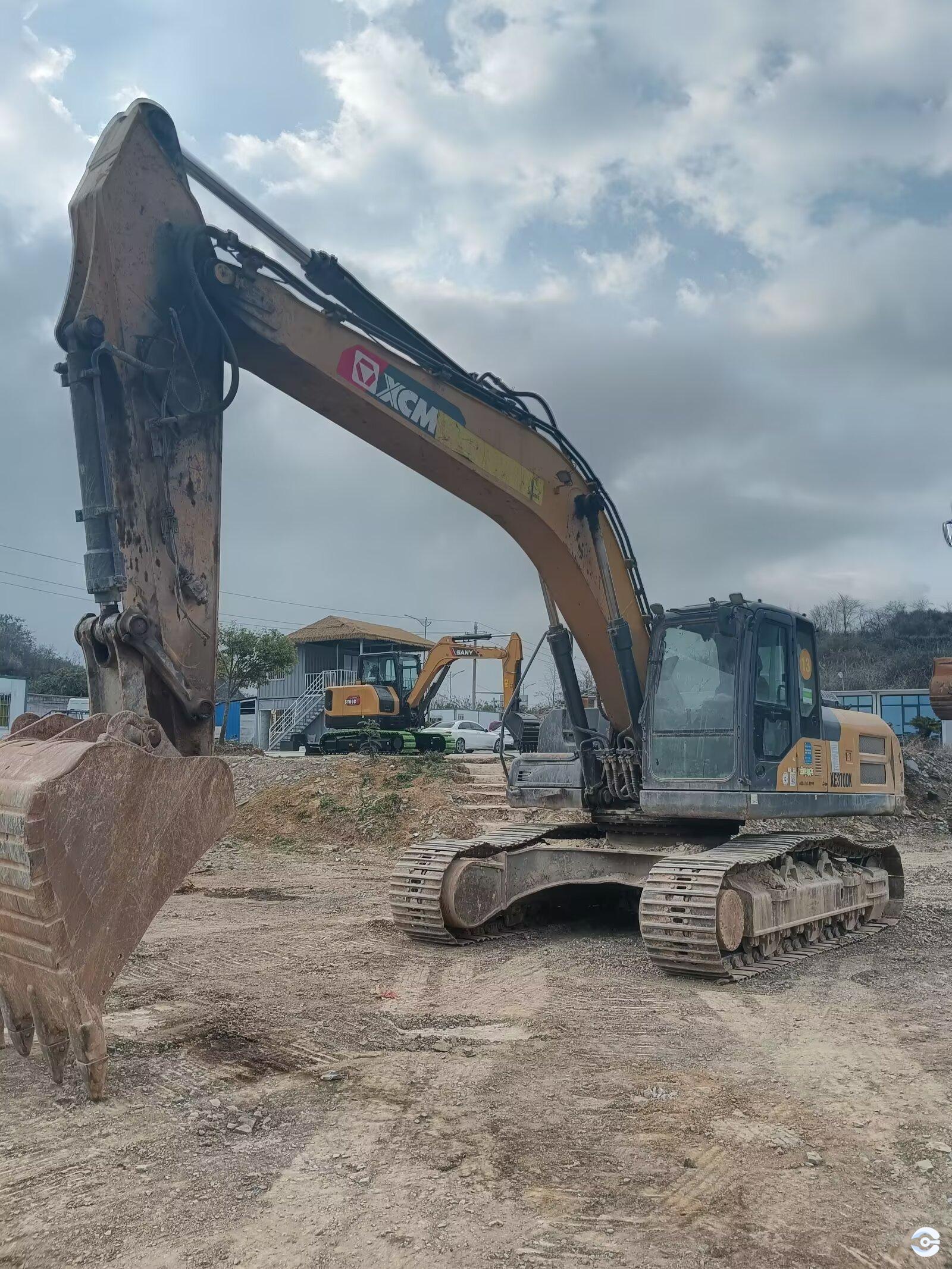 徐工XE310DA履带式挖掘机