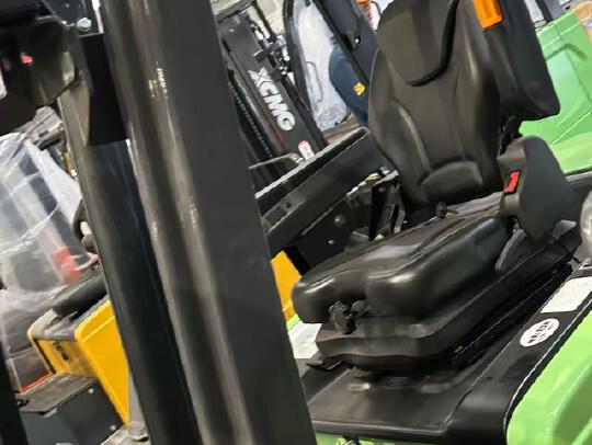 徐工XCB20-LW2-G電動平衡重叉車