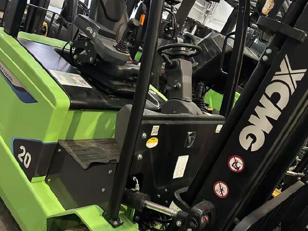 徐工XCB20-LW2-G電動(dòng)平衡重叉車(chē)