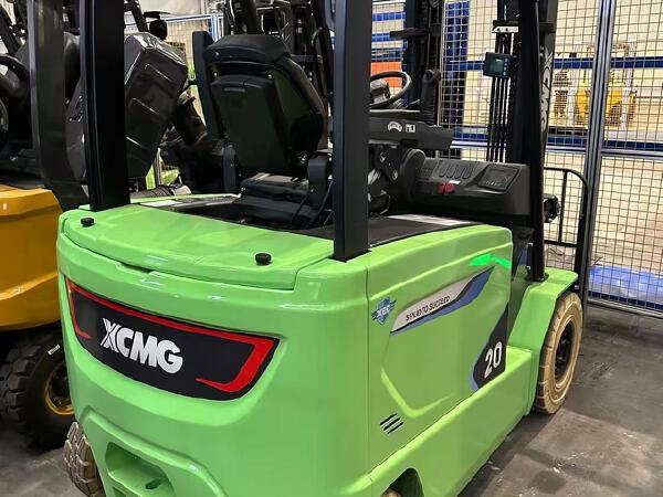 徐工XCB20-LW2-G電動(dòng)平衡重叉車(chē)