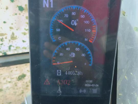 徐工XE400DK履带式挖掘机