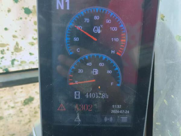 徐工XE400DK履带式挖掘机