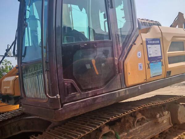 徐工XE200GA履带式挖掘机