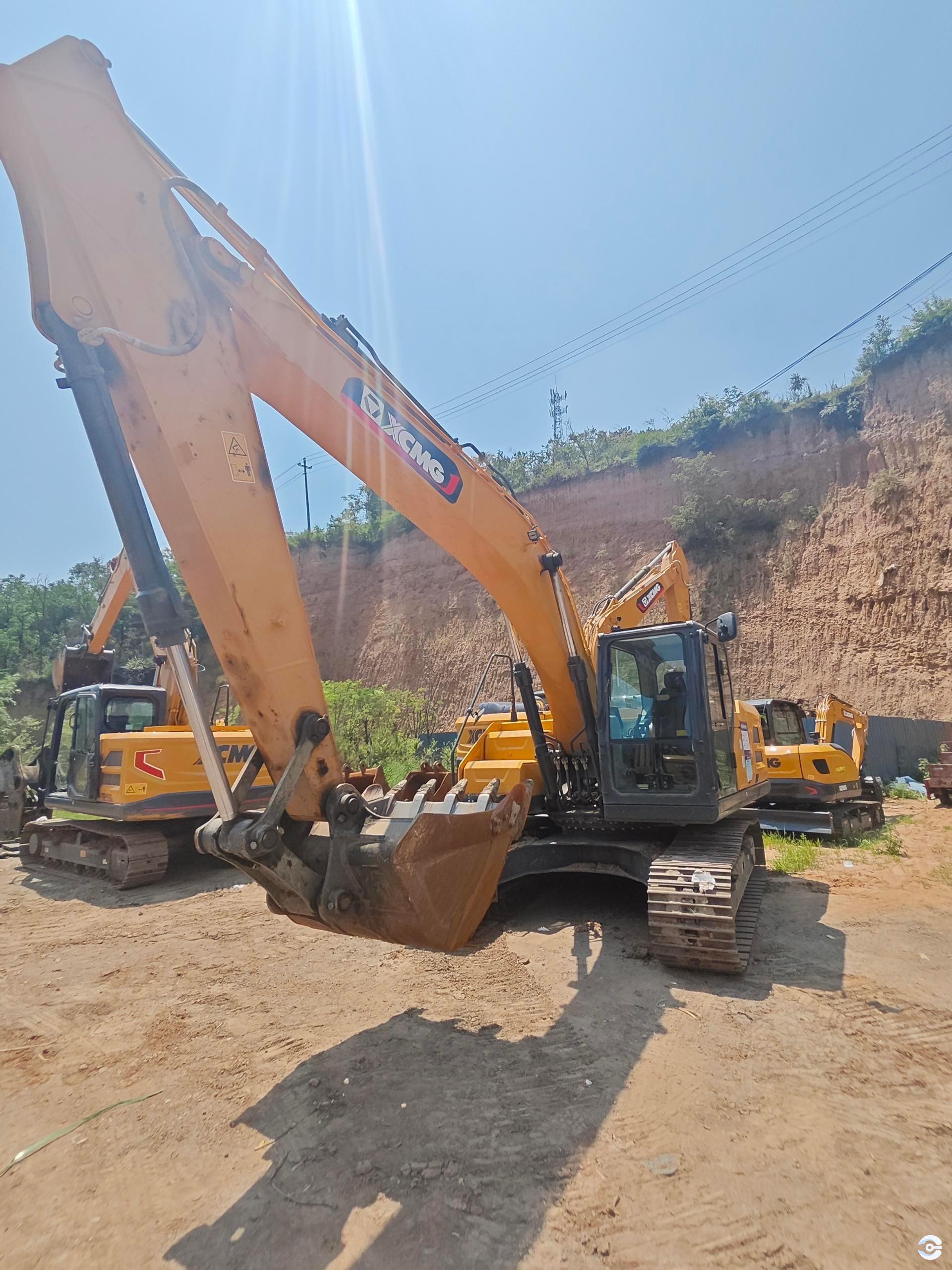 徐工XE200GA履带式挖掘机