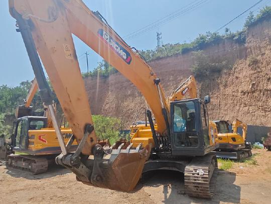 徐工XE200GA履带式挖掘机