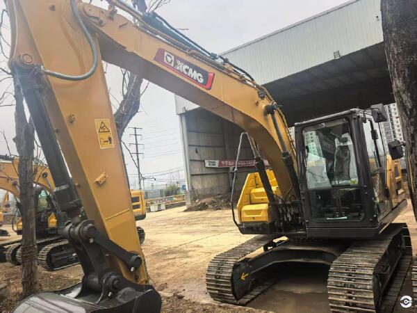 徐工XE135GA履带式挖掘机