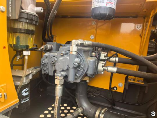 徐工XE135GA履带式挖掘机