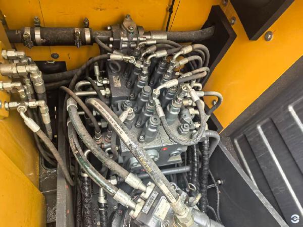 徐工XE135GA履带式挖掘机