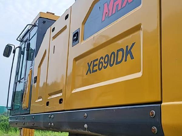 徐工XE690DK履带式挖掘机