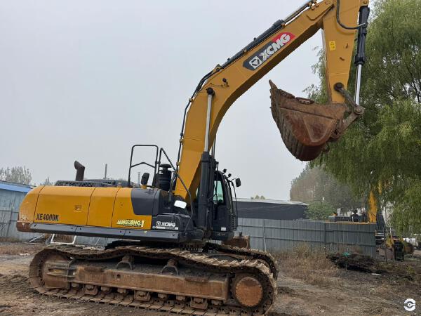 徐工XE400DK履带式挖掘机