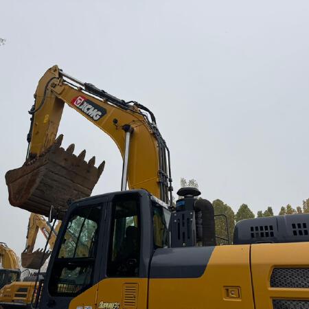 徐工XE400DK履带式挖掘机