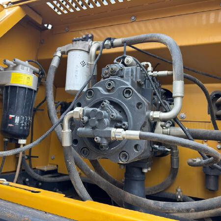 徐工XE400DK履带式挖掘机