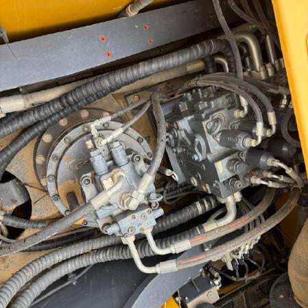 徐工XE400DK履带式挖掘机