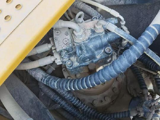 徐工XE270DK履带式挖掘机