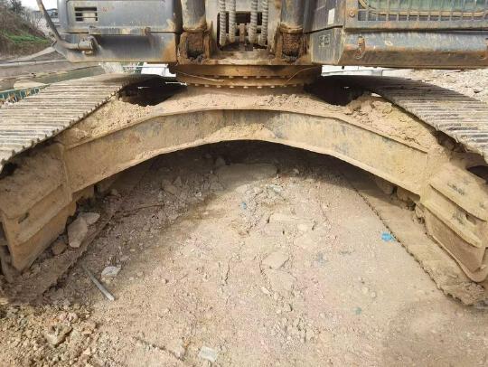 徐工XE270DK履带式挖掘机