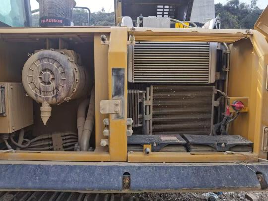 徐工XE270DK履带式挖掘机