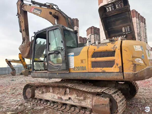 徐工XE200DA履带式挖掘机