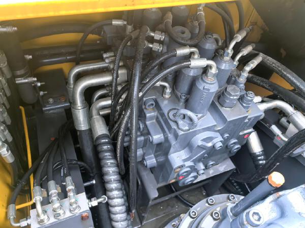 徐工XE335GK履帶式挖掘機(jī)