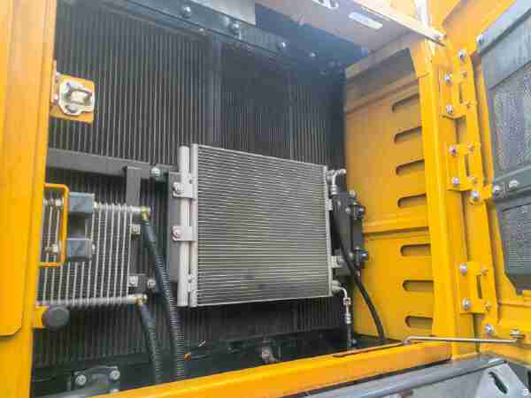 徐工XE335GK履带式挖掘机