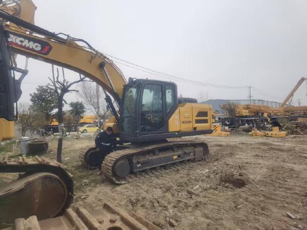 徐工XE200GH履带式挖掘机