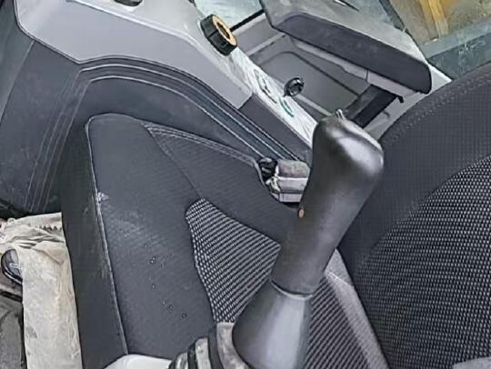 徐工XE690DK履带式挖掘机