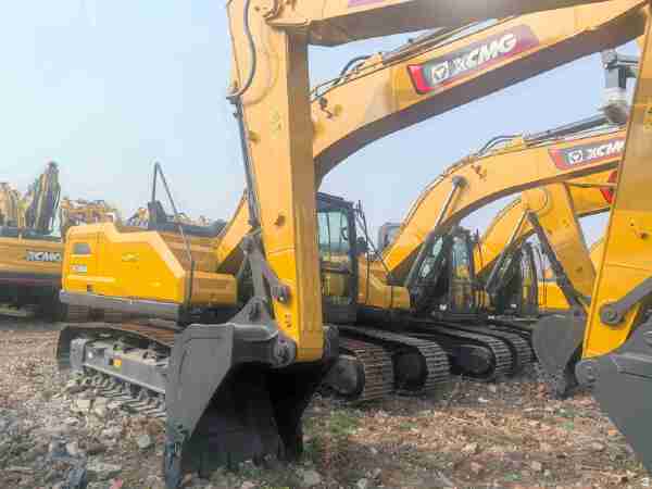 徐工XE200GA履带式挖掘机