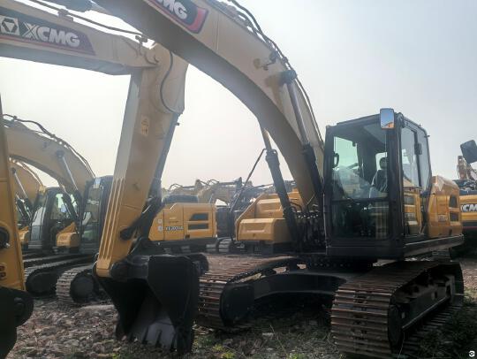 徐工XE200GA履带式挖掘机