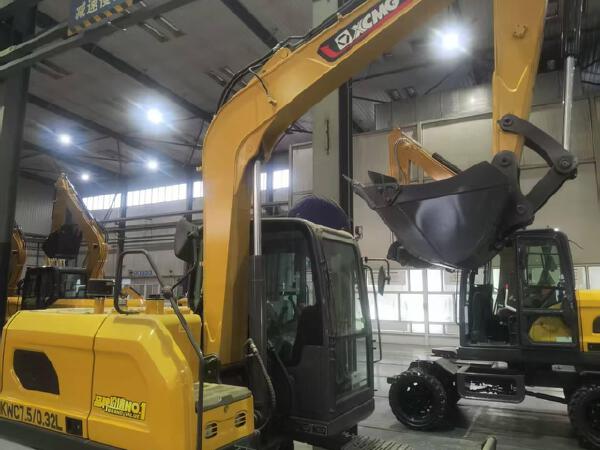 徐工XE75G履带式挖掘机