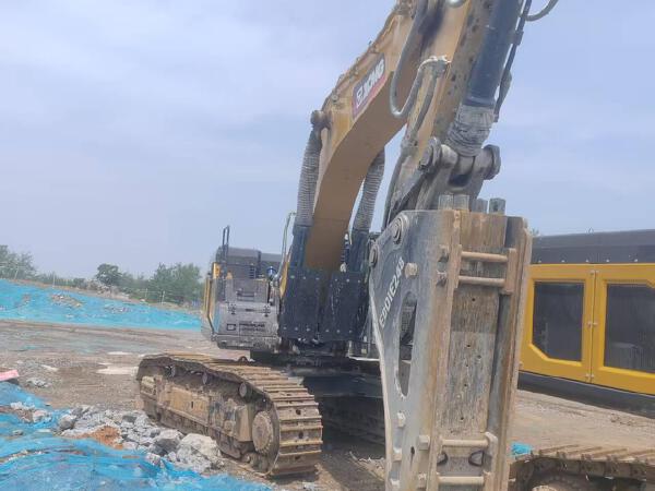 徐工XE750GK履带式挖掘机