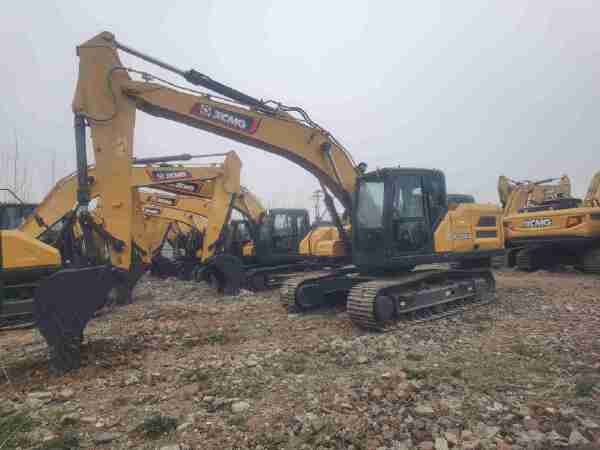 徐工XE200GA履带式挖掘机