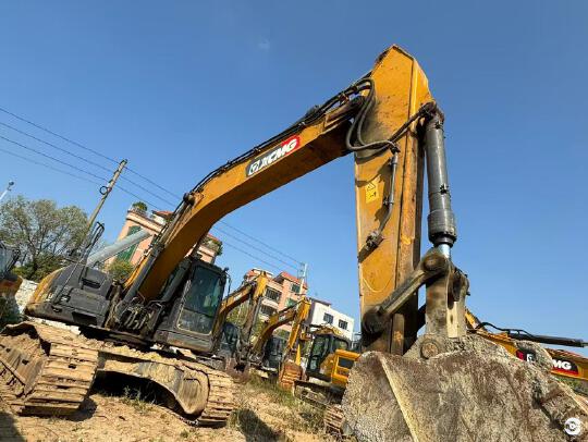 徐工XE310DA履带式挖掘机