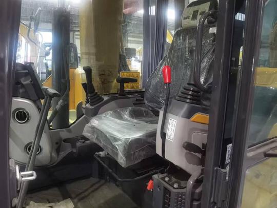 徐工XE75G履带式挖掘机