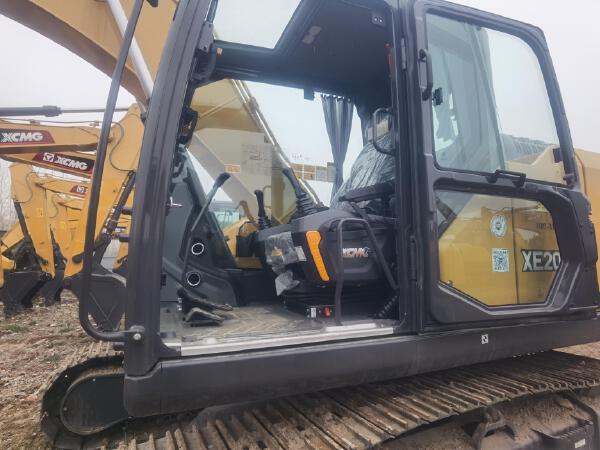 徐工XE200GA履带式挖掘机