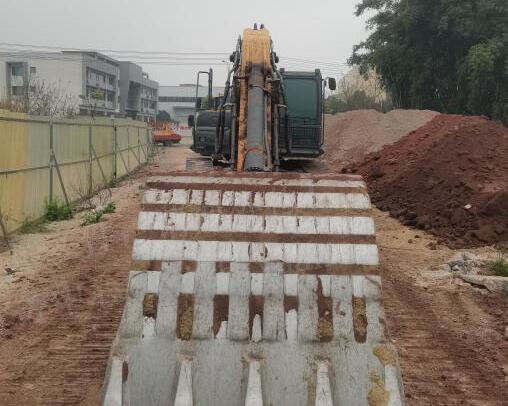 徐工XE245DK履带式挖掘机