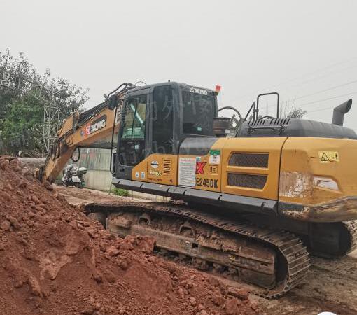 徐工XE245DK履带式挖掘机