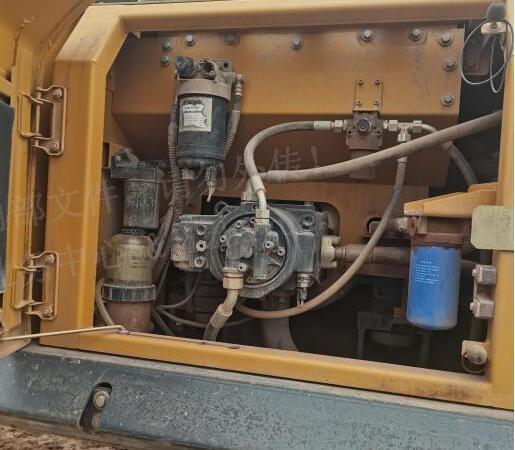 徐工XE245DK履带式挖掘机