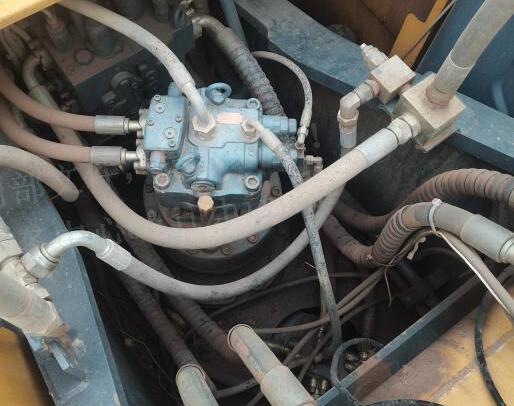 徐工XE245DK履带式挖掘机