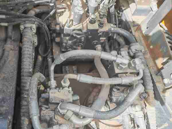 徐工XE600DKMAX履带式挖掘机