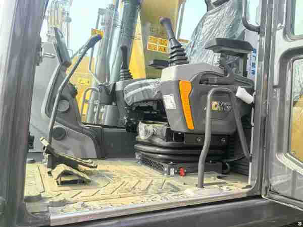 徐工XE200GH履带式挖掘机