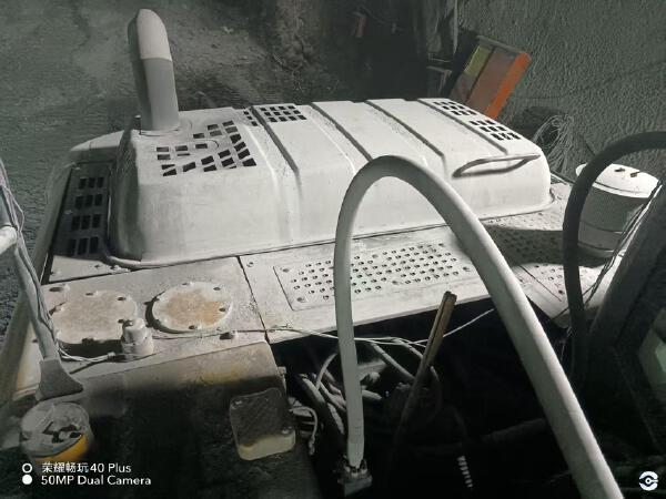 徐工XE245DK履带式挖掘机